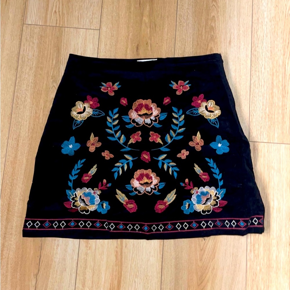 Mi Ami Embroidered Skirt